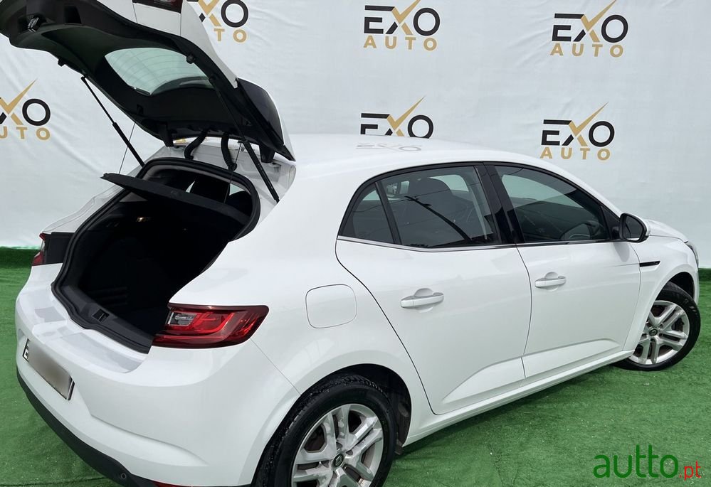 2019' Renault Megane photo #4