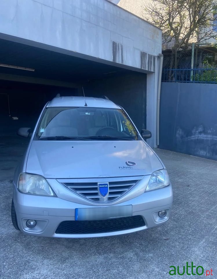 2008' Dacia Logan Mcv photo #1