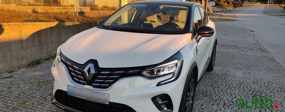 2020' Renault Captur photo #1