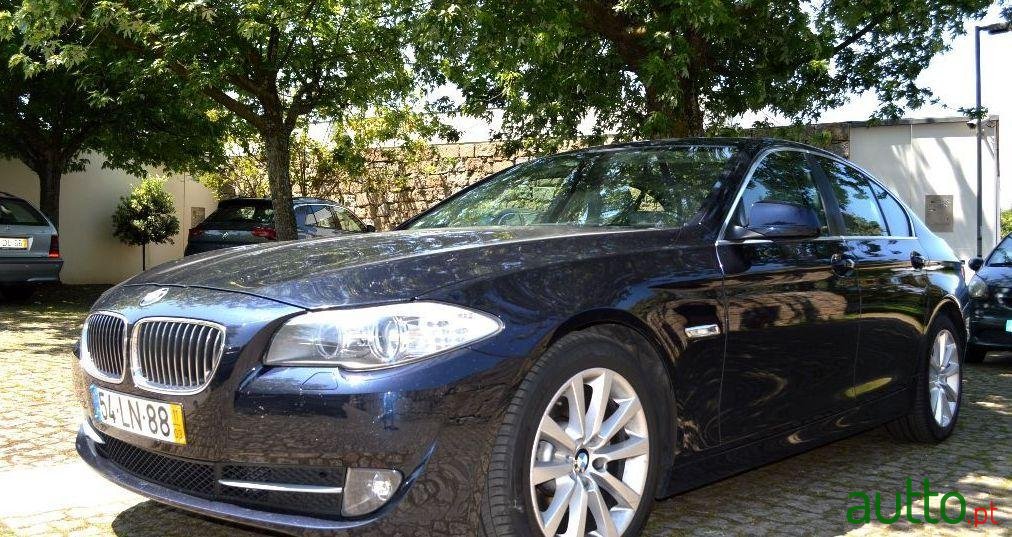 2011' BMW 520 D Efficientdynamics photo #1