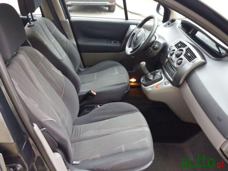 2006' Renault Scenic 1.5 Dci 2006 photo #2