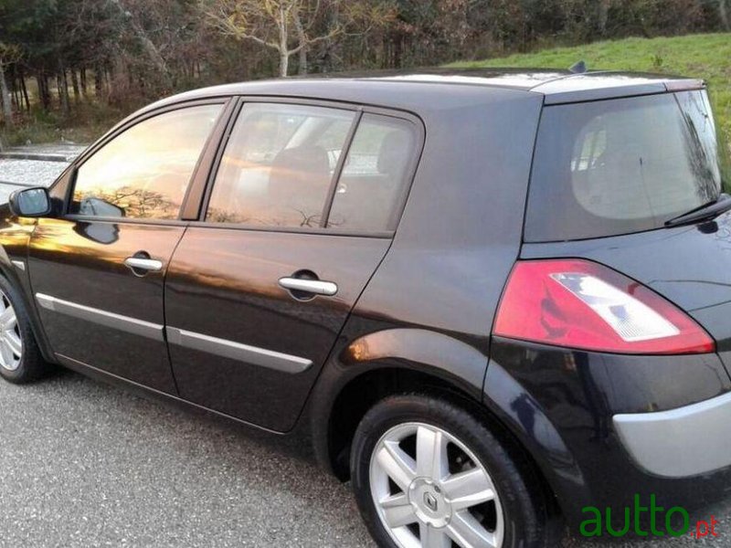 2004' Renault Megane photo #2