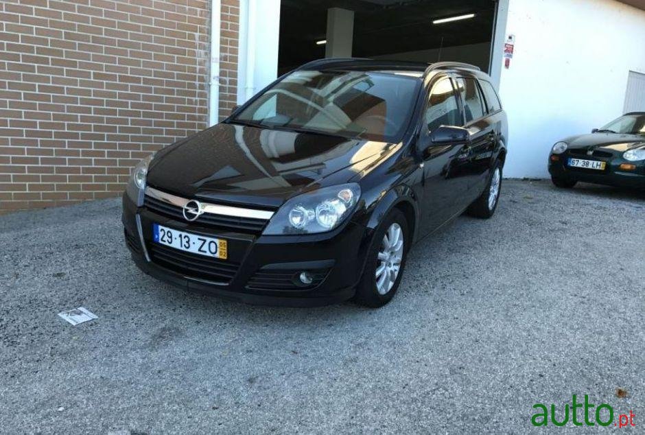 2005' Opel Astra Caravan photo #1