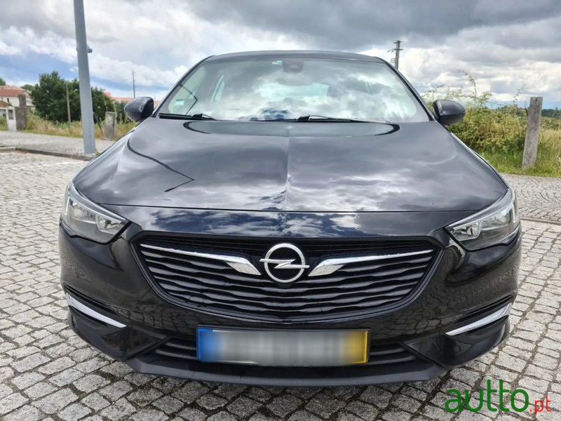 2018' Opel Insignia Grand Sport photo #2