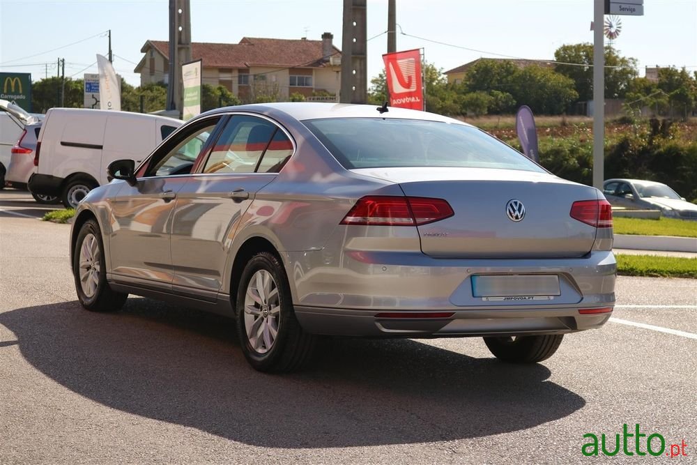 2019' Volkswagen Passat photo #6