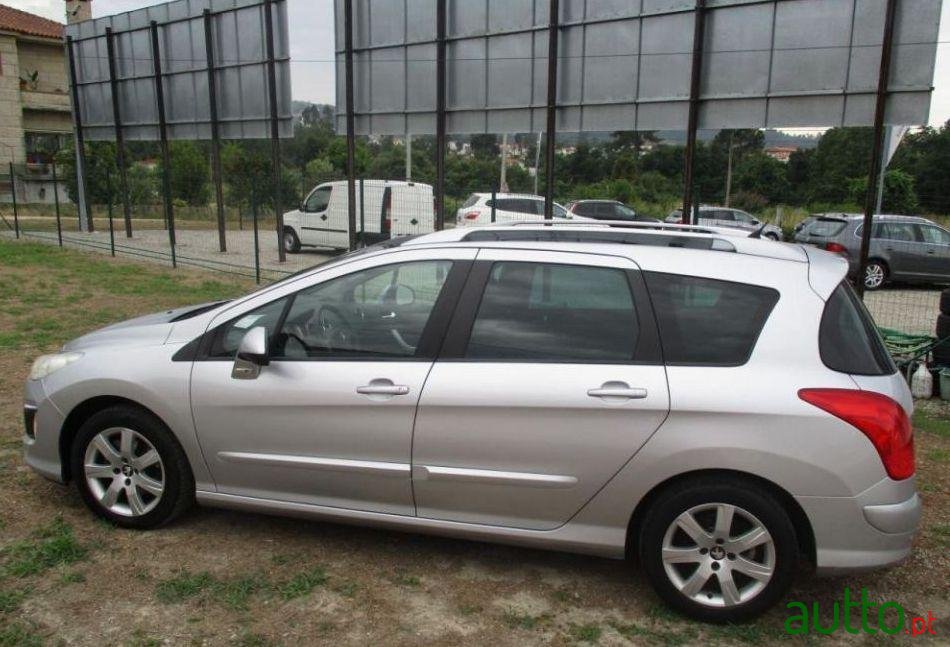 2011' Peugeot 308-Sw 1.6 Hdi Executive photo #2