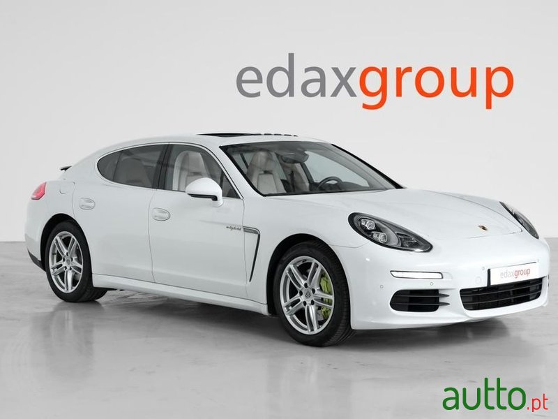 2014' Porsche Panamera S E-Hybrid photo #1