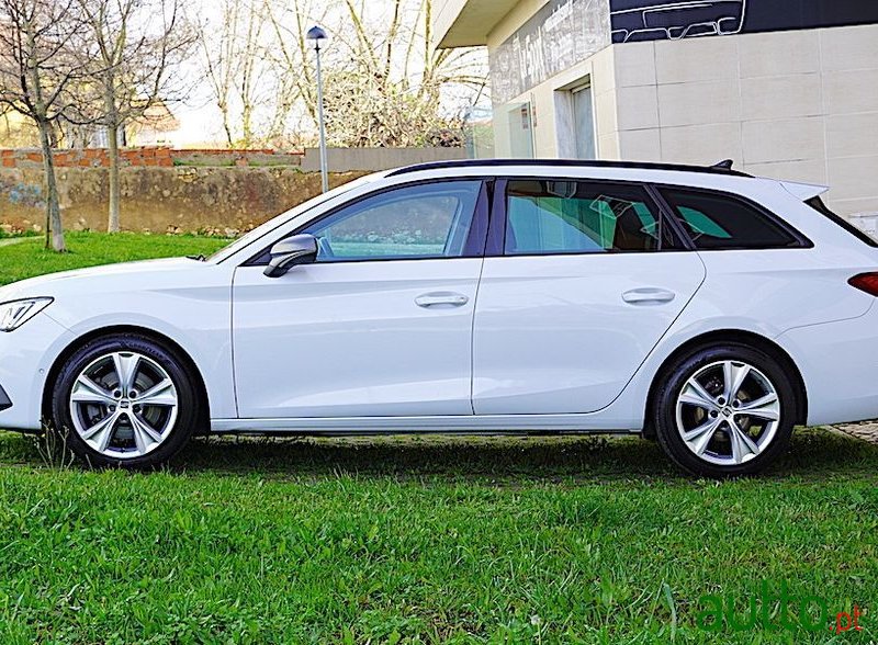 2021' SEAT Leon St 2.0 Tdi Fr Dsg photo #2