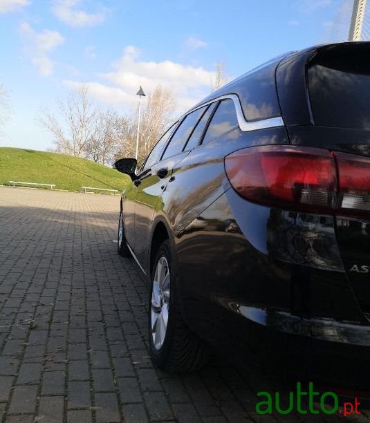 2017' Opel Astra Sports Tourer photo #3