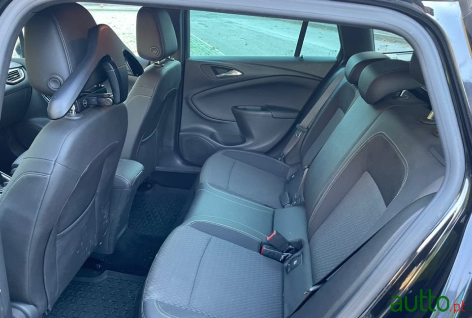 2017' Opel Astra Sports Tourer photo #5