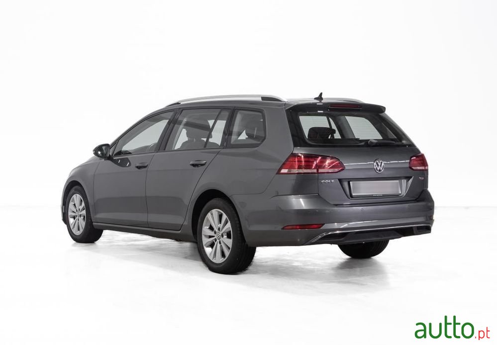 2017' Volkswagen Golf Variant photo #4