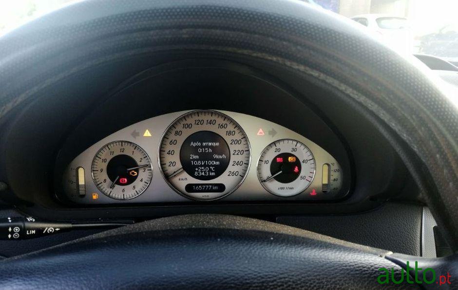 2007' Mercedes-Benz Clk-220 photo #2