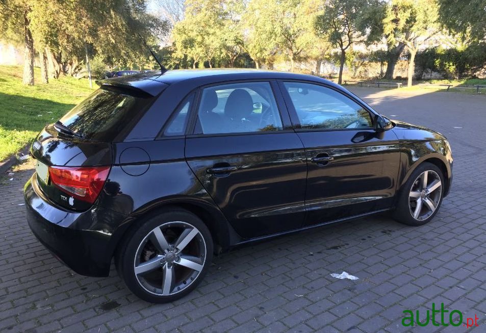 2013' Audi A1 Sportback photo #1