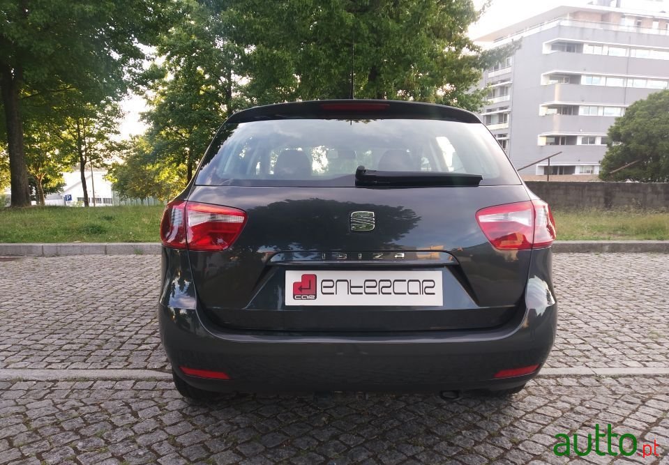 2011' SEAT Ibiza-St photo #5