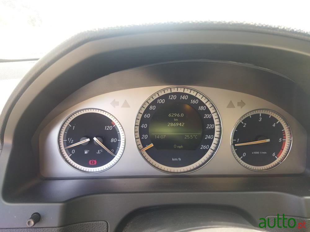 2008' Mercedes-Benz C-220 photo #6