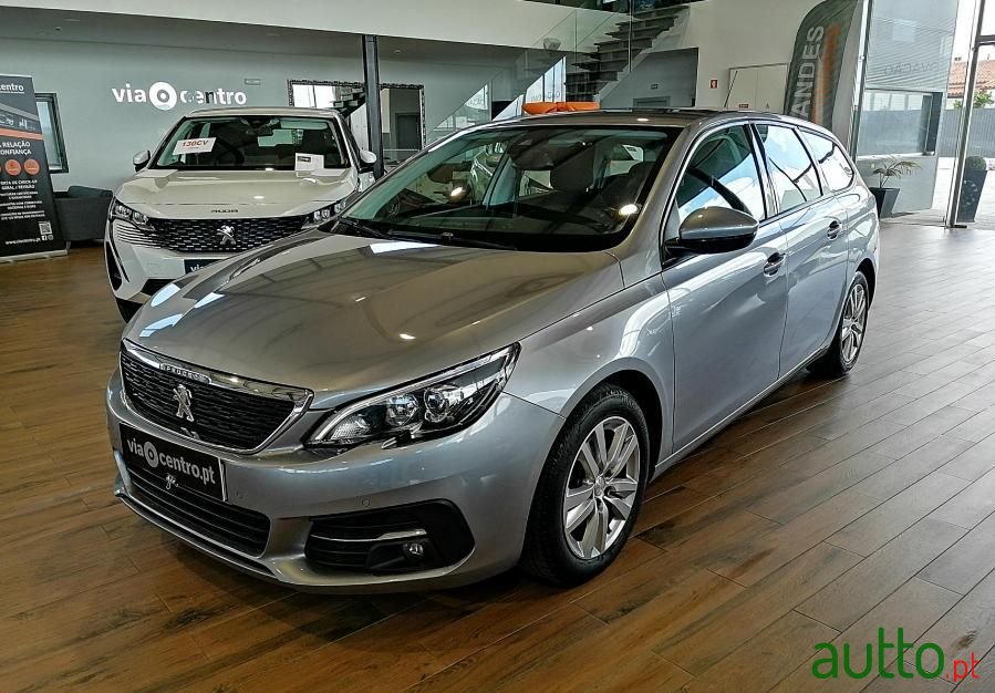 2017' Peugeot 308 Sw photo #2