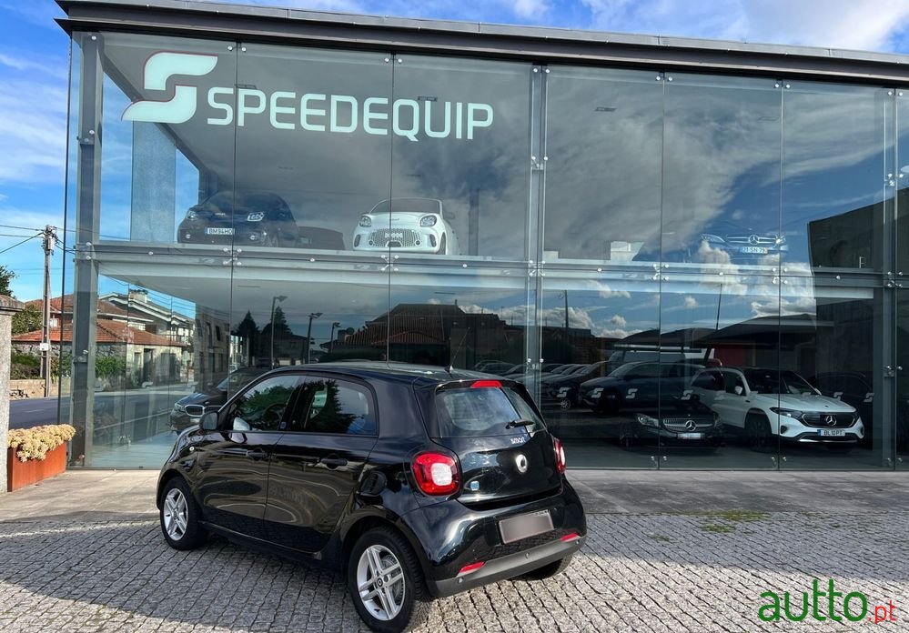 2022' Smart Forfour Eq Passion photo #4