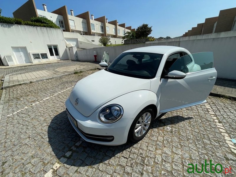 2015' Volkswagen New Beetle photo #5