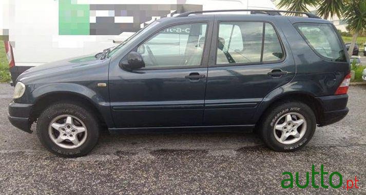 2000' Mercedes-Benz Ml-270 photo #1