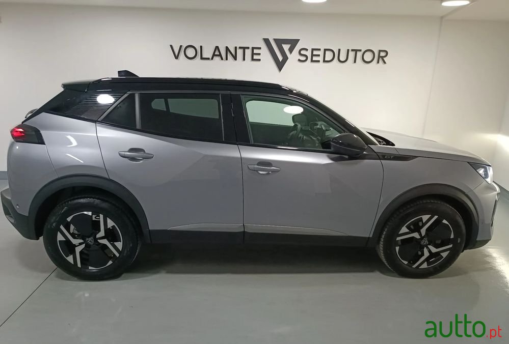 2023' Peugeot 2008 photo #5