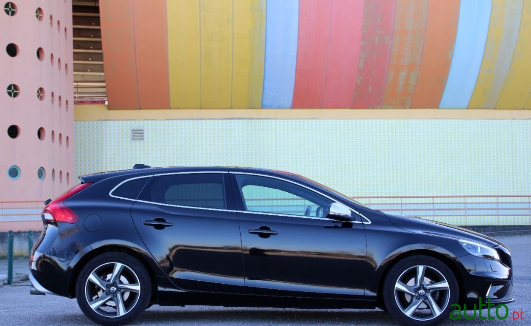 2015' Volvo V40 photo #3