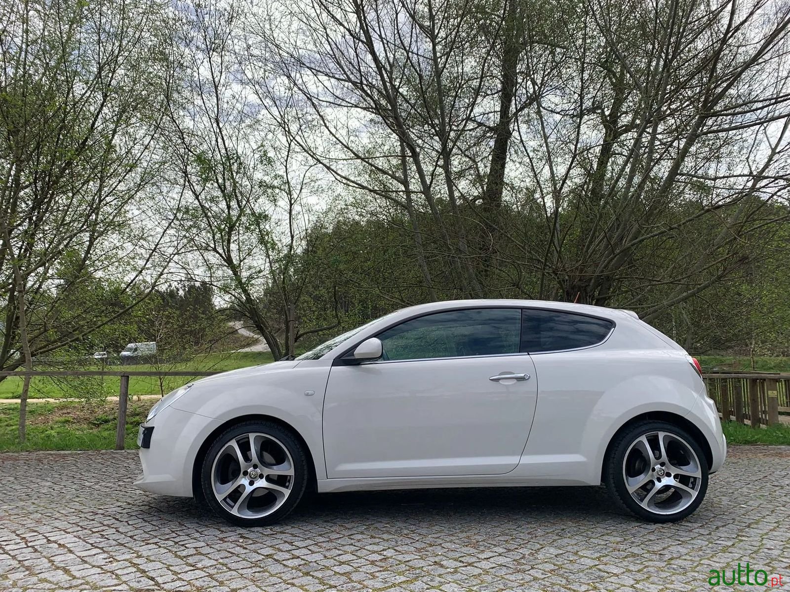 2010' Alfa Romeo MiTo photo #5