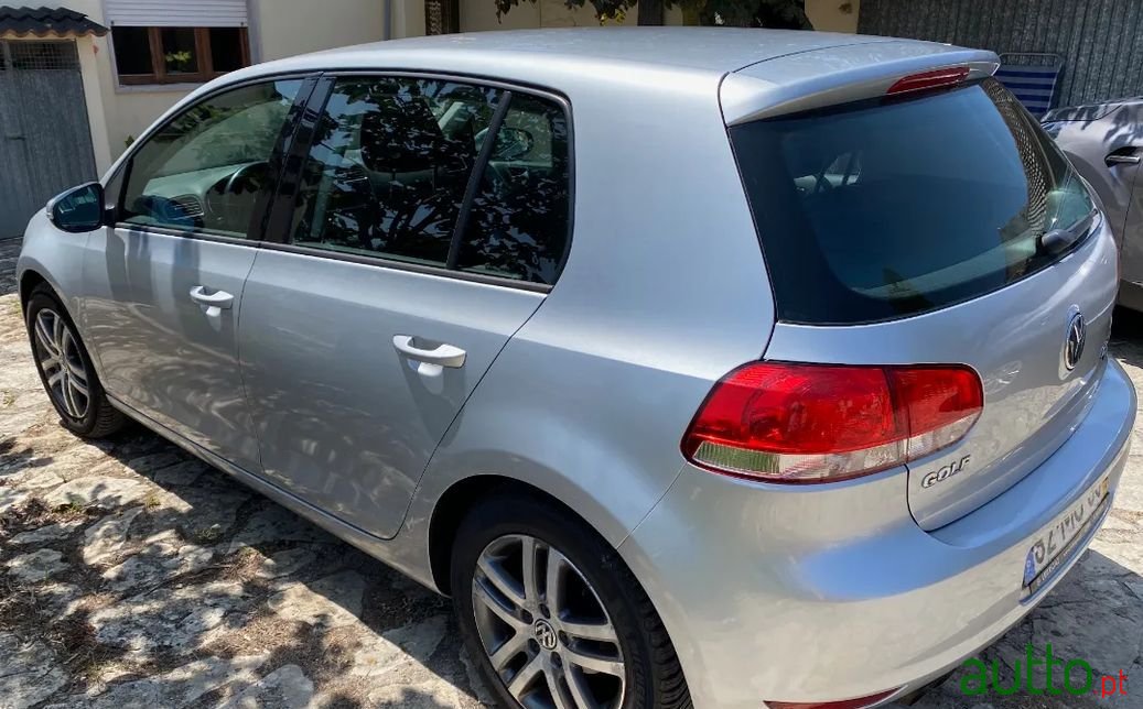 2011' Volkswagen Golf photo #5