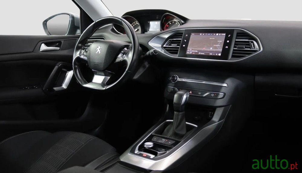 2018' Peugeot 308 Sw photo #5
