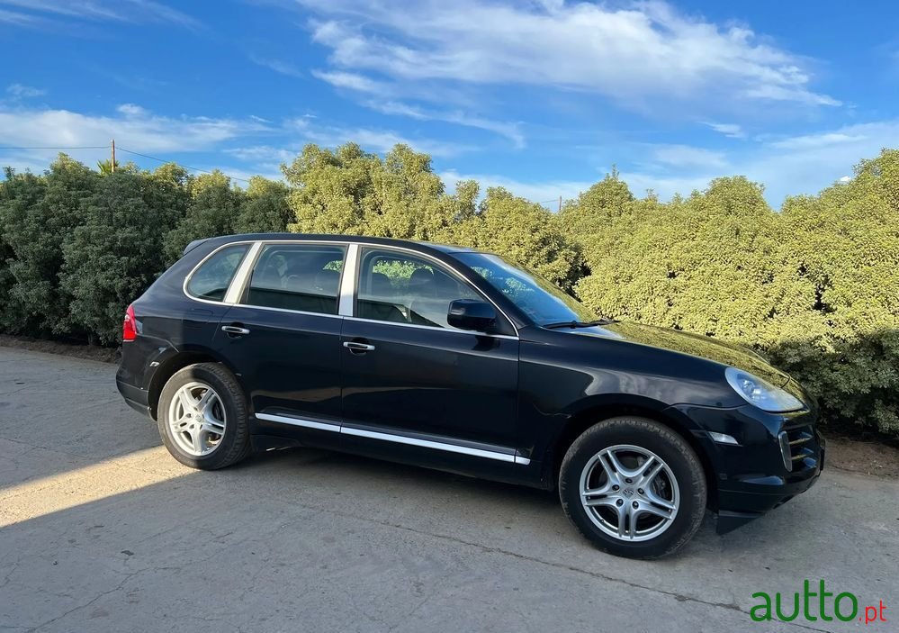 2009' Porsche Cayenne Tiptronic photo #3