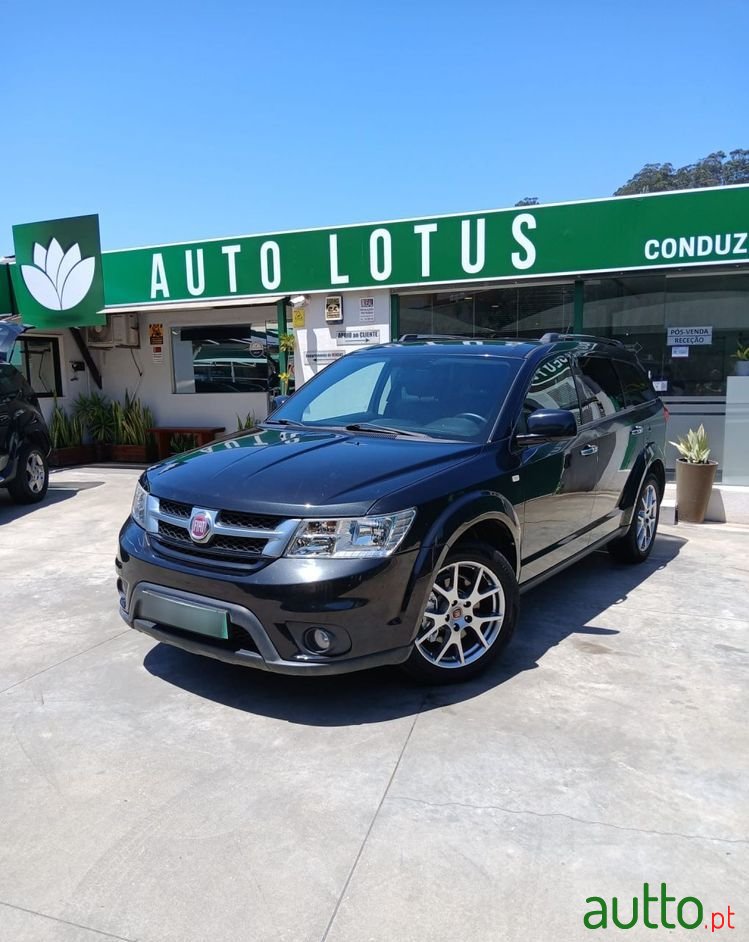 2014' Fiat Freemont photo #1