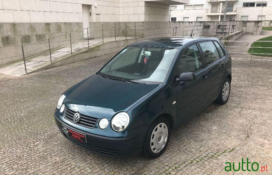 2002' Volkswagen Polo photo #2