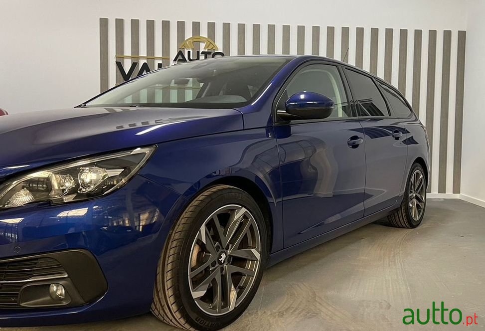 2017' Peugeot 308 Sw photo #3