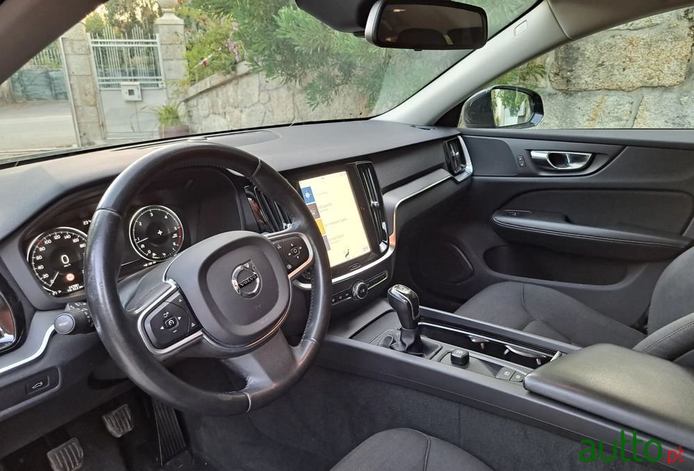 2019' Volvo V60 2.0 D3 photo #5