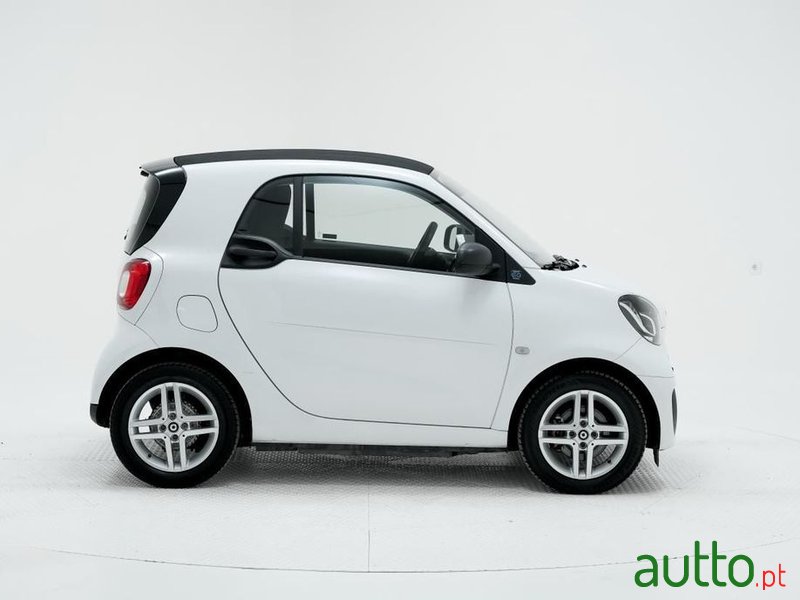 2020' Smart Fortwo photo #2
