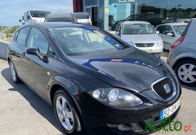 2009' SEAT Leon photo #1