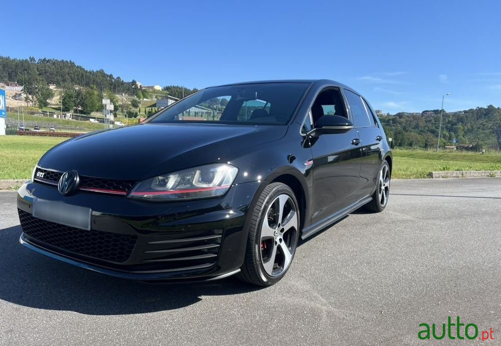 2014' Volkswagen Golf photo #2