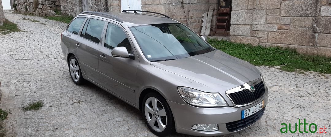 2010' Skoda Octavia Break photo #1