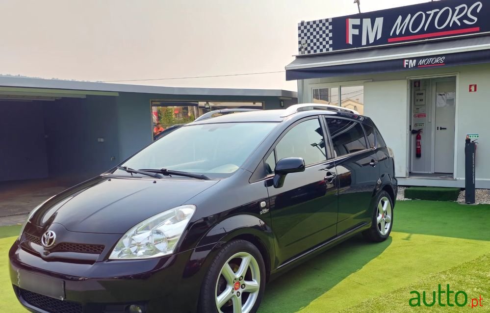 2006' Toyota Corolla Verso 2.2 D-4D Sol photo #2