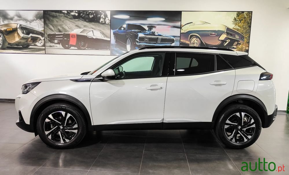 2020' Peugeot 2008 photo #4
