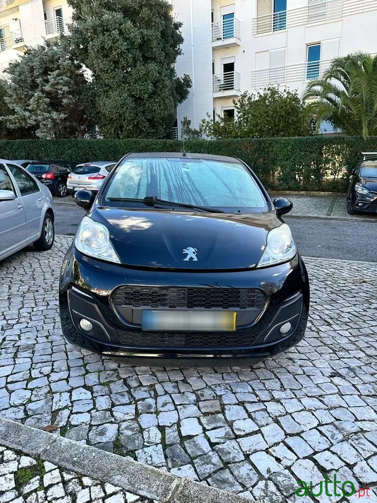 2014' Peugeot 107 photo #2