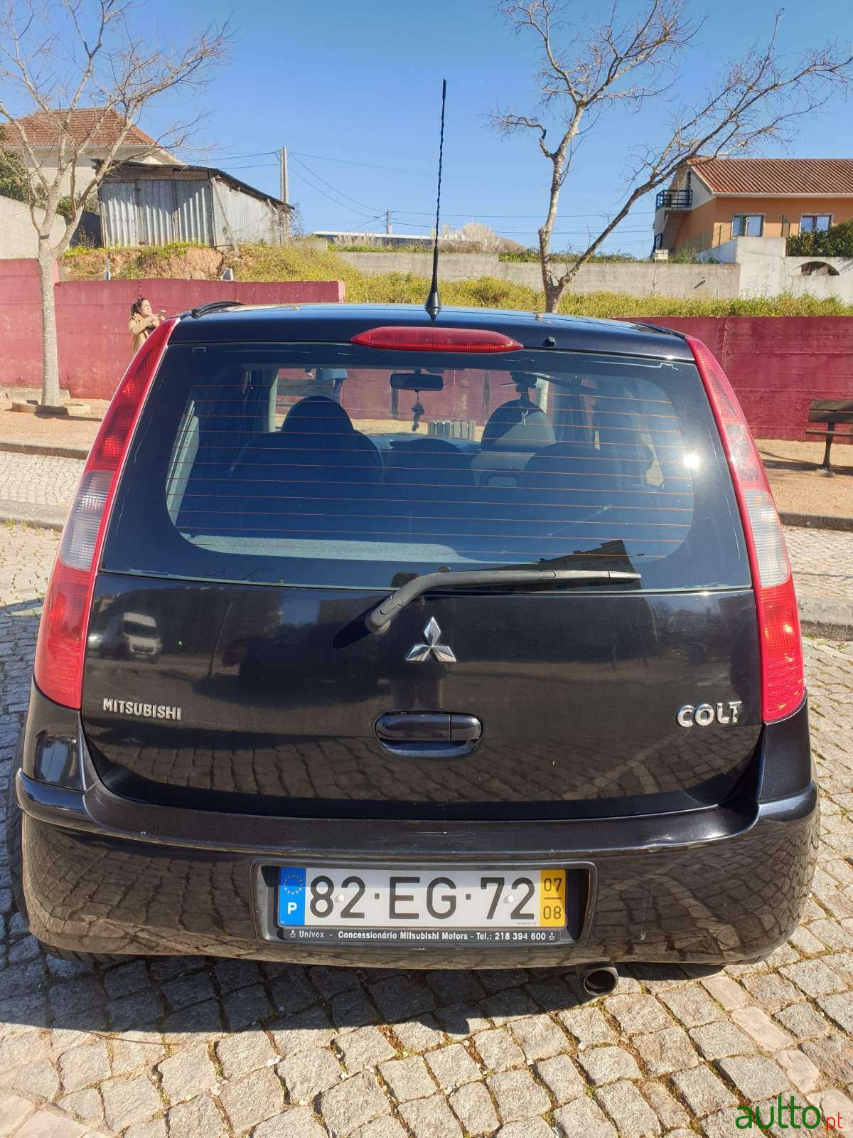 2007' Mitsubishi Colt photo #2