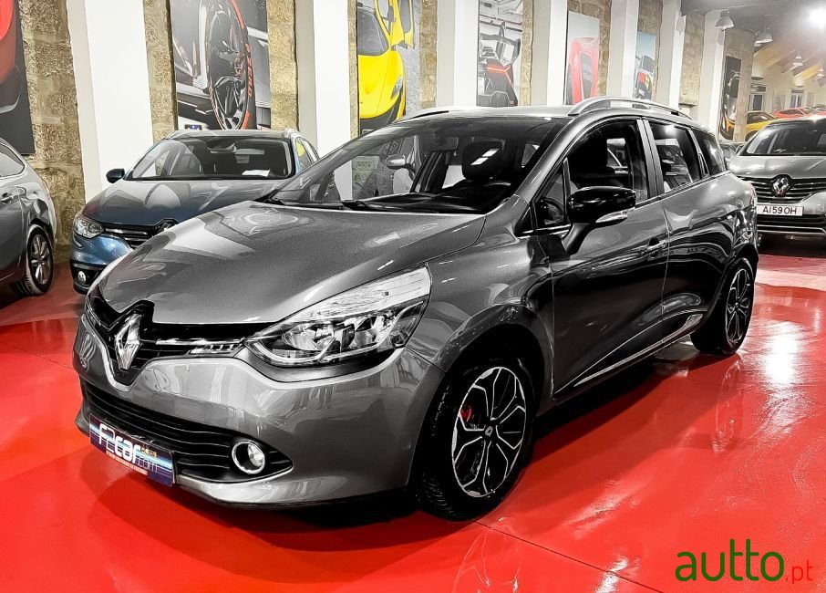 2016' Renault Clio Sport Tourer photo #1