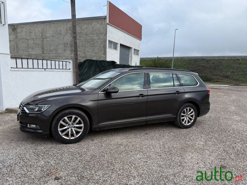 2016' Volkswagen Passat Variant photo #5