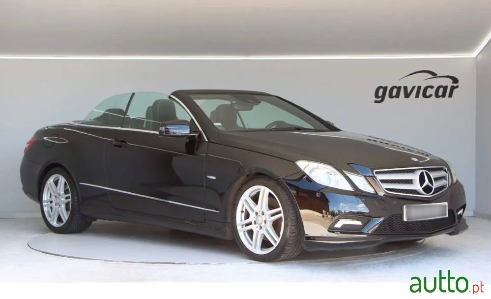 2011' Mercedes-Benz E 250 photo #1