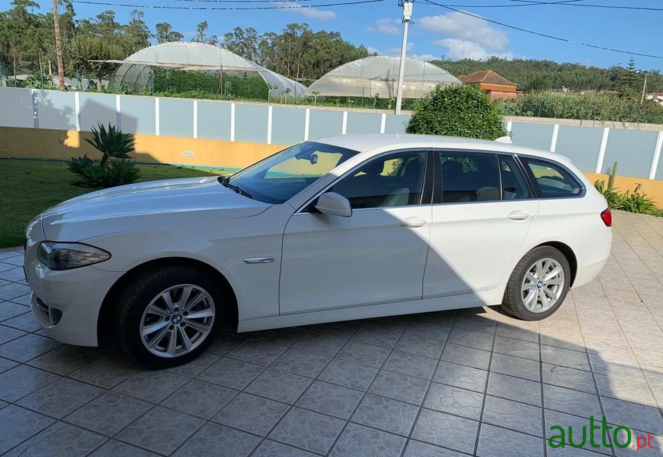 2012' BMW 520 photo #2