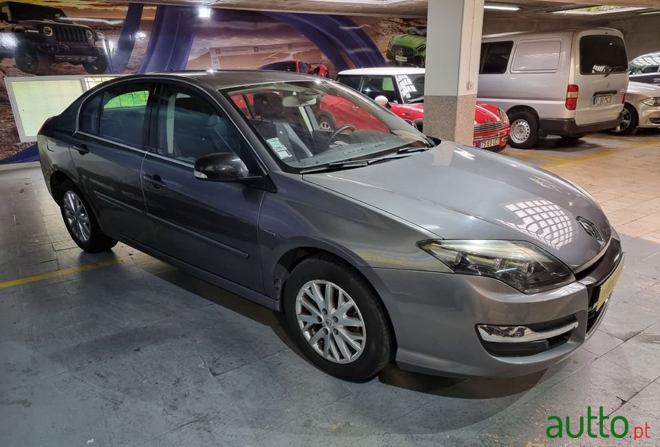 2015' Renault Laguna photo #3