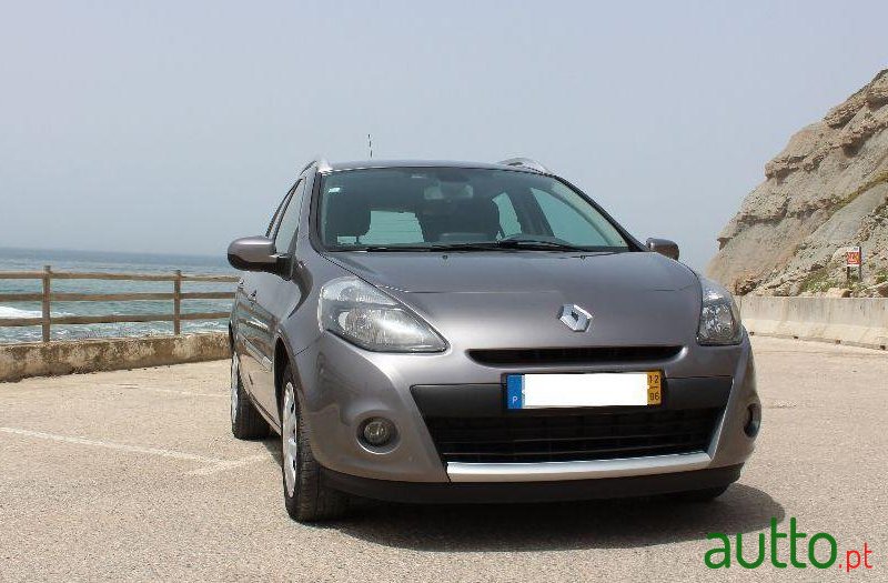 2012' Renault Clio Break photo #4