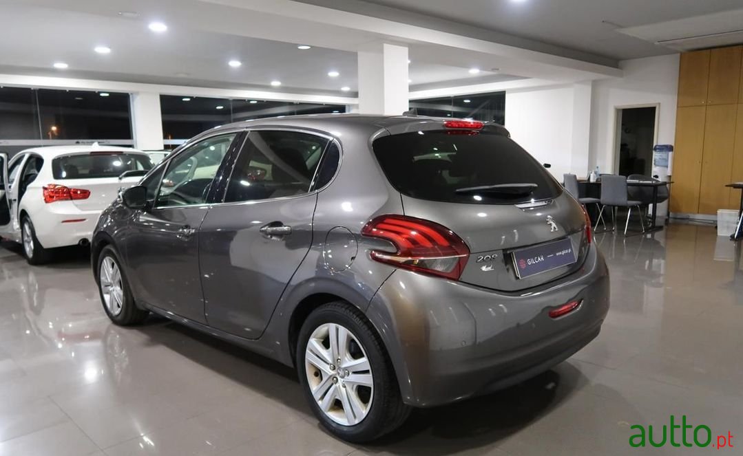 2019' Peugeot 208 photo #6