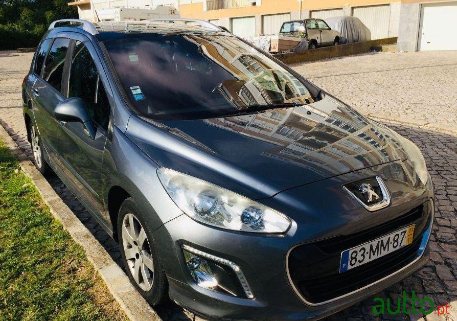 2011' Peugeot 308 Sw photo #3