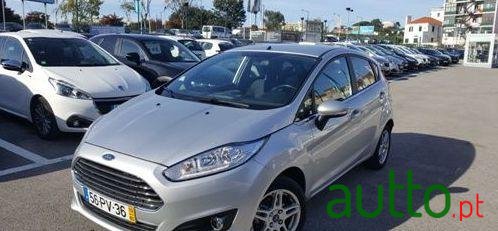 2015' Ford Fiesta 1.0 Ti-Vct Titanium photo #2